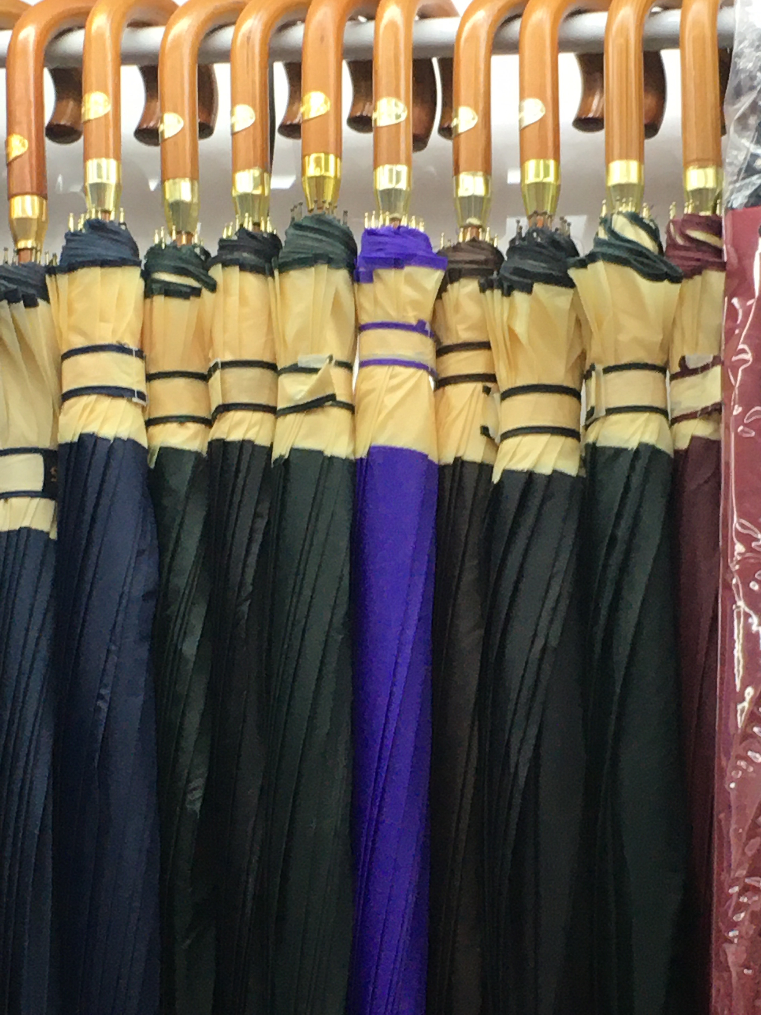 63Cm 16K Side Umbrella Iron Center Bar Wood Resistant Plastic Bend Handle undefined