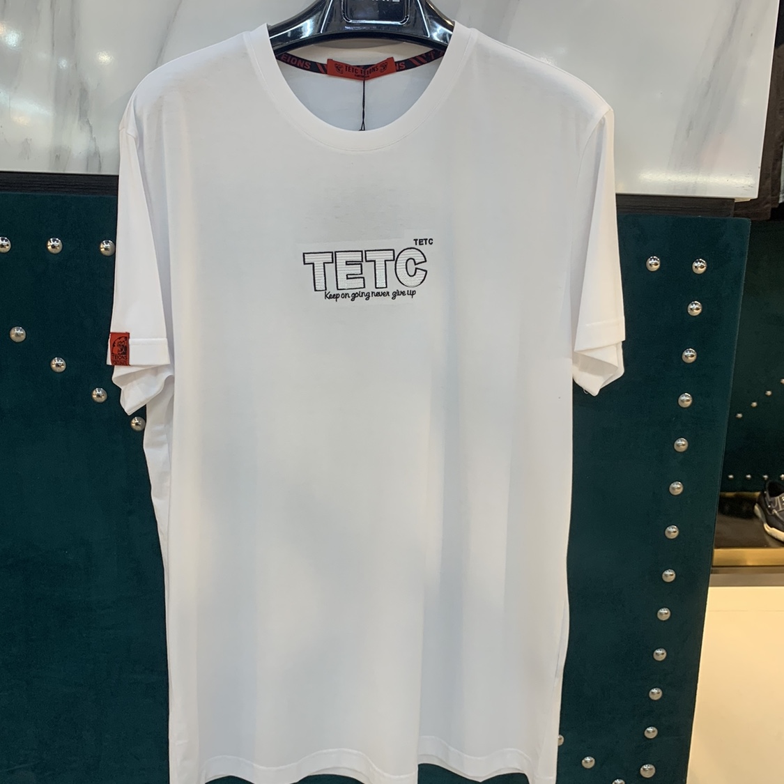 Round-neck short-sleeved shirt 10015