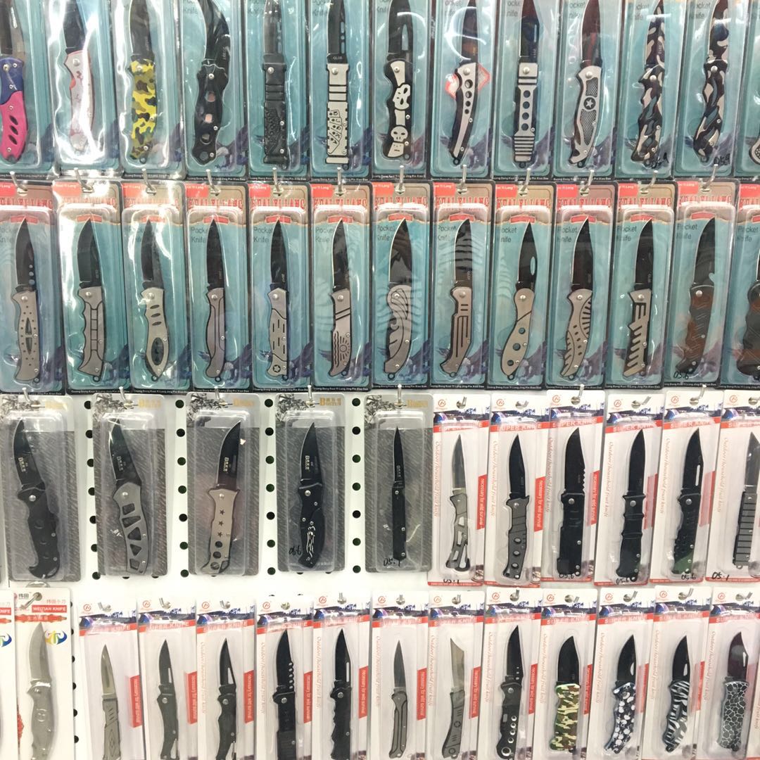 Self-Defense Knife Outdoor Survival Knife Portable Fruit Knife Sharp Folding Knife Application Scenario