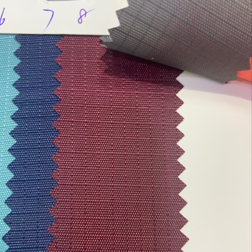 Factory direct sales of the best-selling new 210D three-section checkered fabric. Large stock of high, medium and low-end luggage, sofa, shoe materials and fabric in No. 8 color details Picture