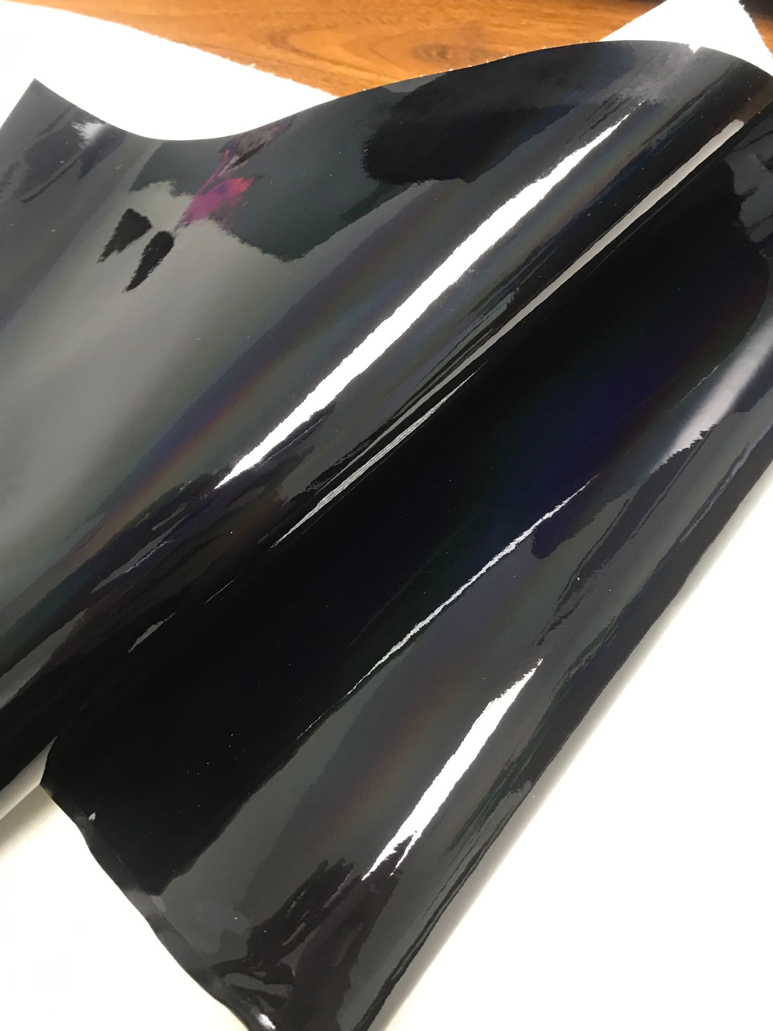 现货供应TPU镭射革镜面合成革，用于饰品，箱包，鞋材，包装等详情图4