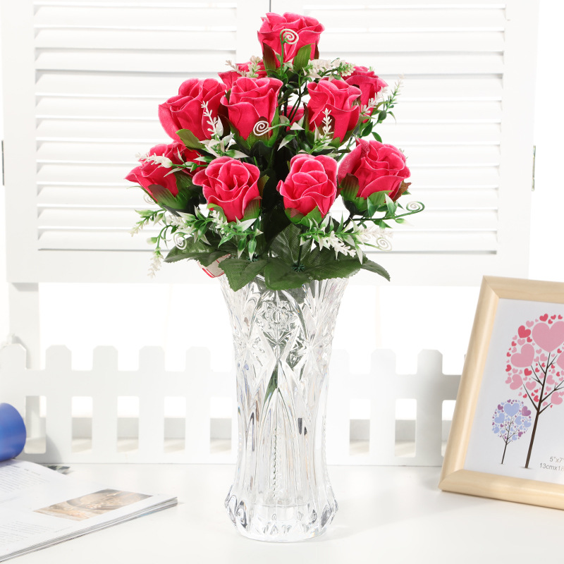 Yiwu Fumin Silk Flower Factory wholesals 12 artificial rose silk flowers, wedding decoration flowers and living room decoration flowers Item Picture