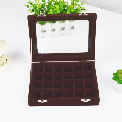 علبة قلابة خشبية ذات 24 قرطا للممسامير Item Picture