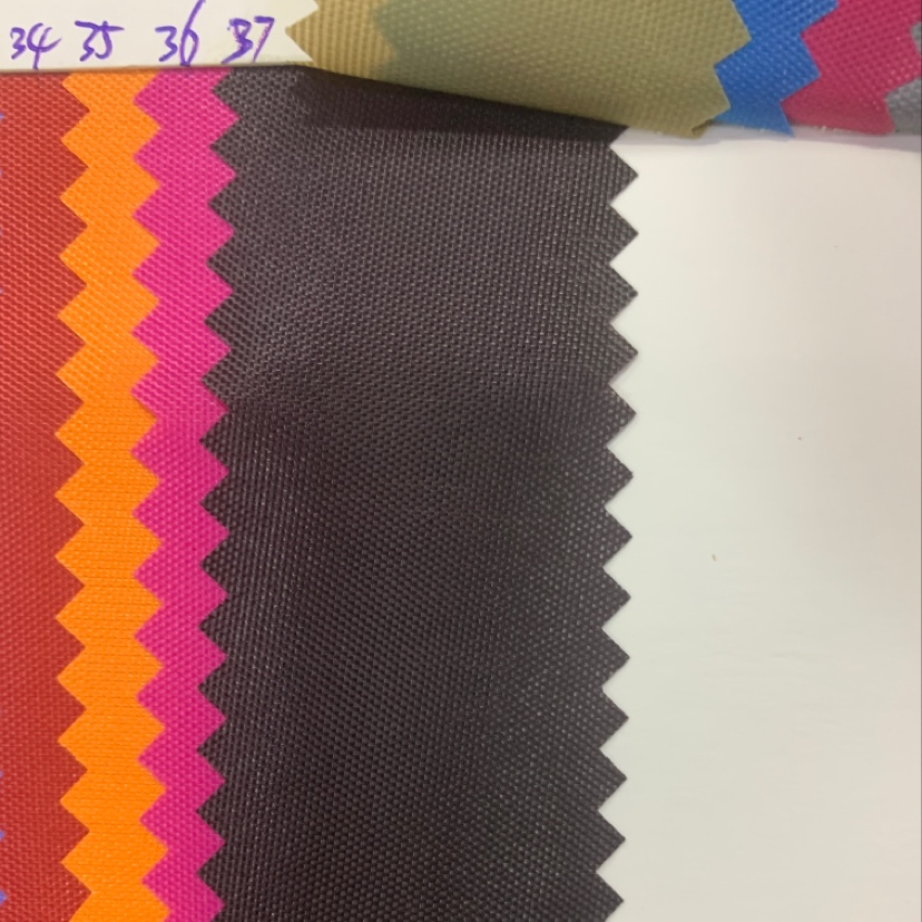 厂家直销热销新款牛津布210D皮革大量现货高中低档箱包沙发鞋材面料37号色产品图