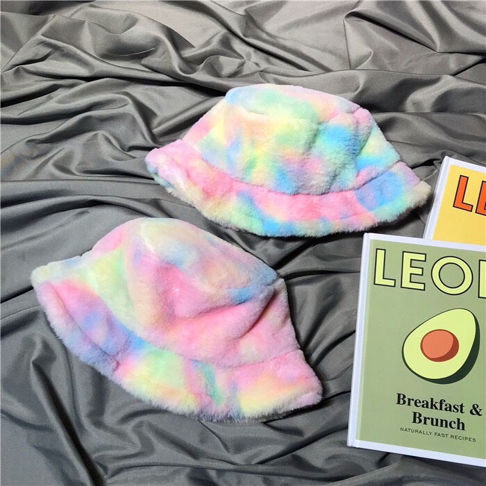 Korean autumn and winter sweet and cute colorful plush fisherman hats are becoming popular on Instagram. The thick and warm basin hats are in vogue undefined