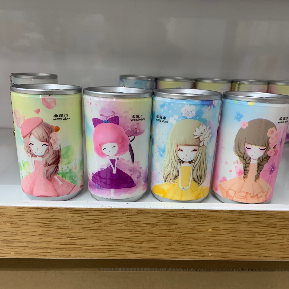 Mini portable cola can, convenient and quick, essential for going out JB16-30001 Pretty girl wet wipes details Picture