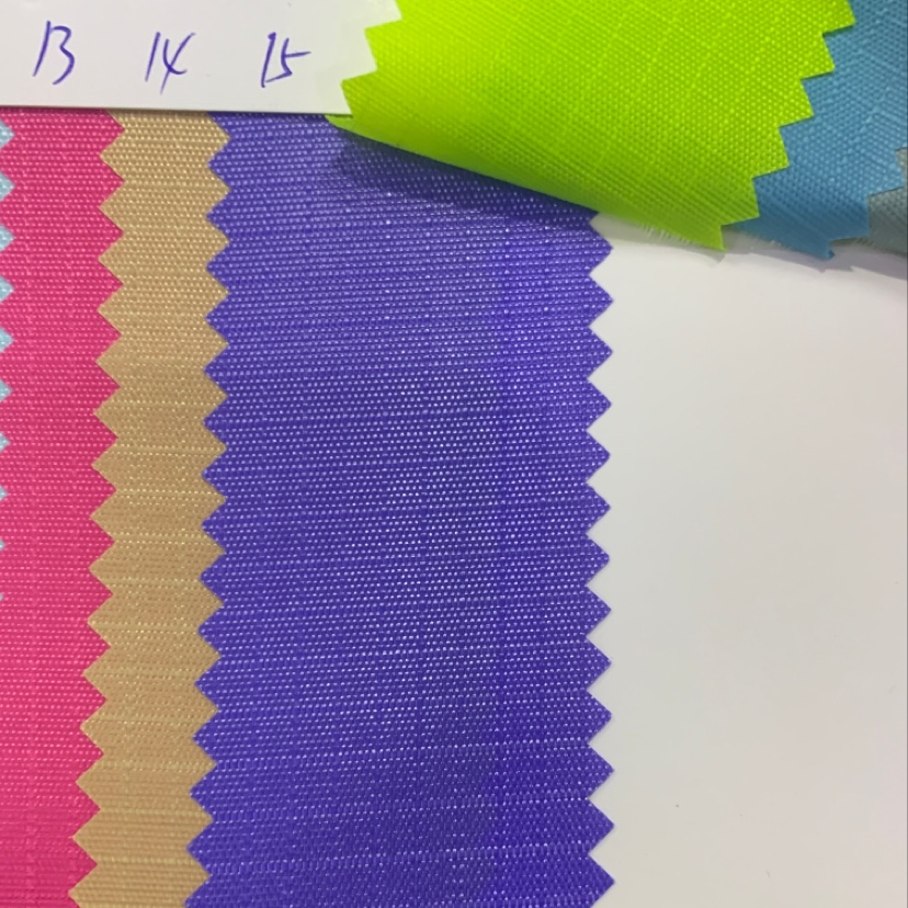 Factory direct sales of the best-selling new 210D three-section checkered fabric. Large stock of high, medium and low-end luggage, sofa, shoe materials and fabric in No. 15 color details Picture