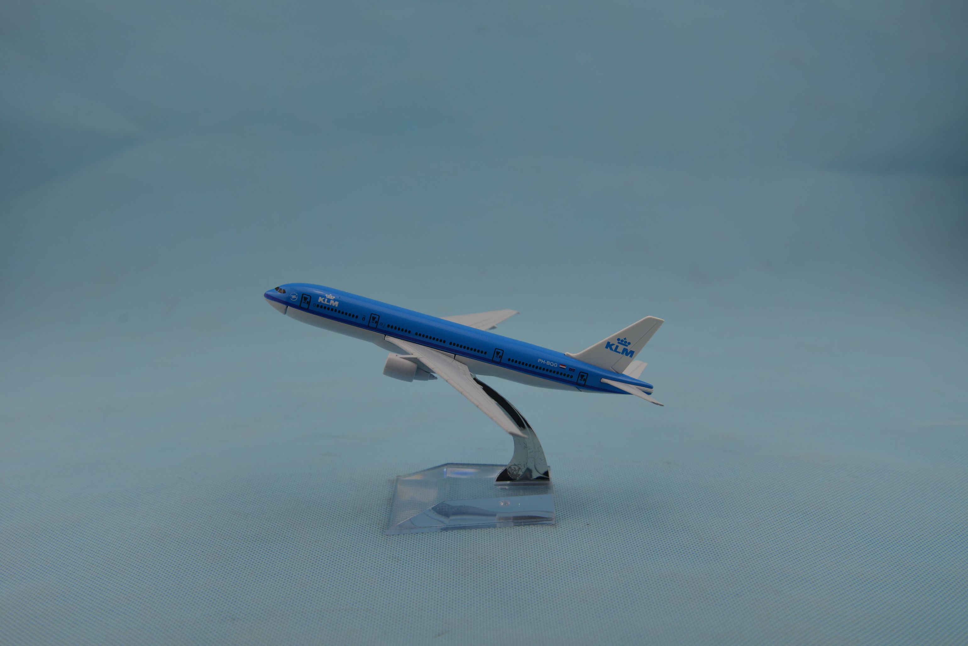 Aircraft model (16CM Dutch KLM Royal Aviation B777) metal aircraft model alloy aircraft model