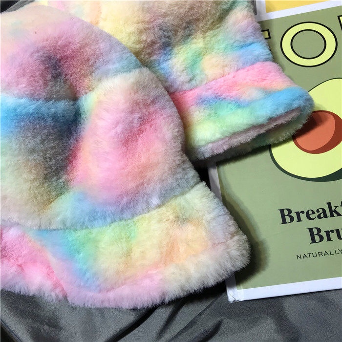 Korean autumn and winter sweet and cute colorful plush fisherman hats are becoming popular on Instagram. The thick and warm basin hats are in vogue undefined