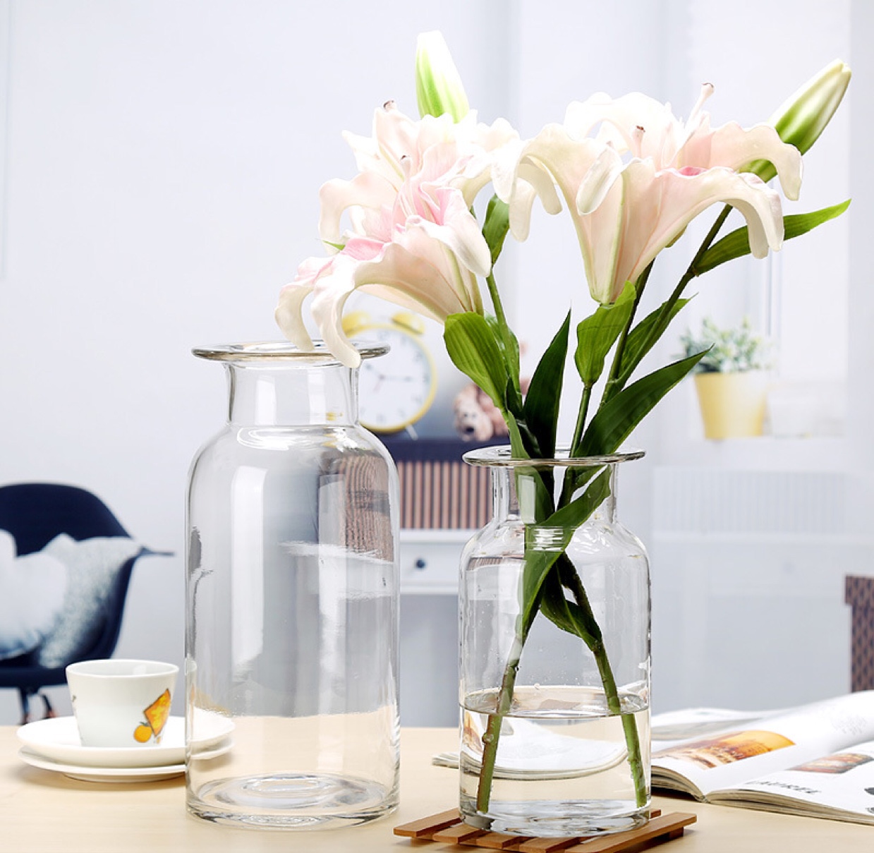 KK1324  厂家新款人工吹制 色料玻璃花瓶简约现代玻璃花瓶透明插花瓶北欧美式客厅餐桌轻奢家居装饰品摆件 批发产品图