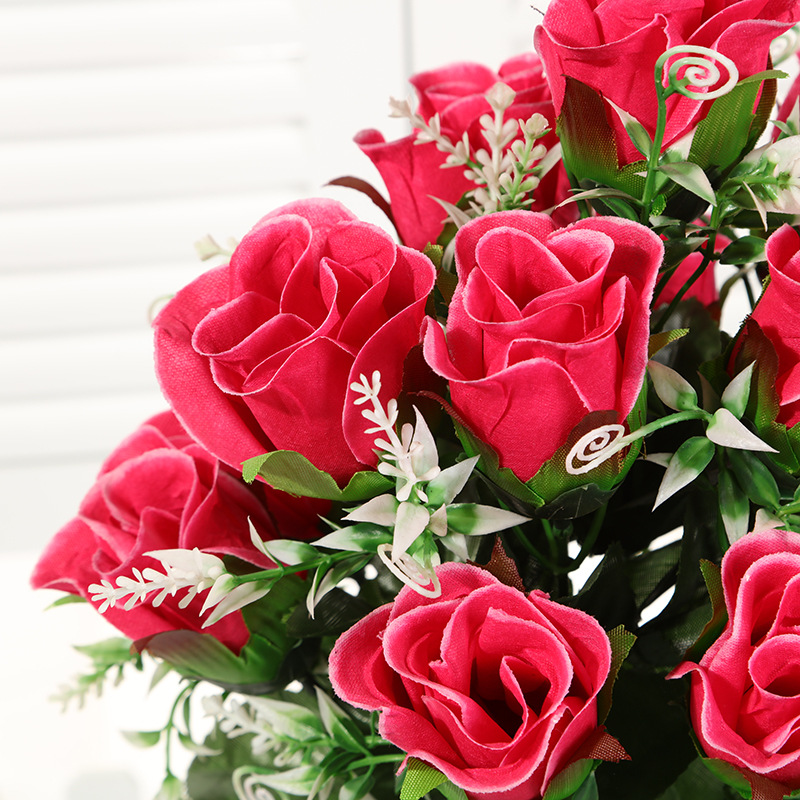 Yiwu Fumin Silk Flower Factory wholesals 12 artificial rose silk flowers, wedding decoration flowers and living room decoration flowers undefined