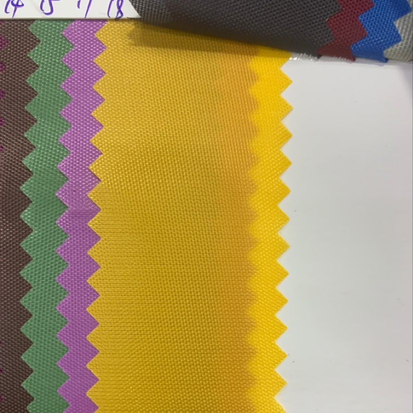 厂家直销热销新款牛津布210D皮革大量现货高中低档箱包沙发鞋材面料18号色产品图
