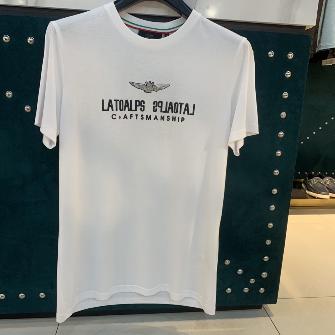 Round-neck short-sleeved shirt 10024