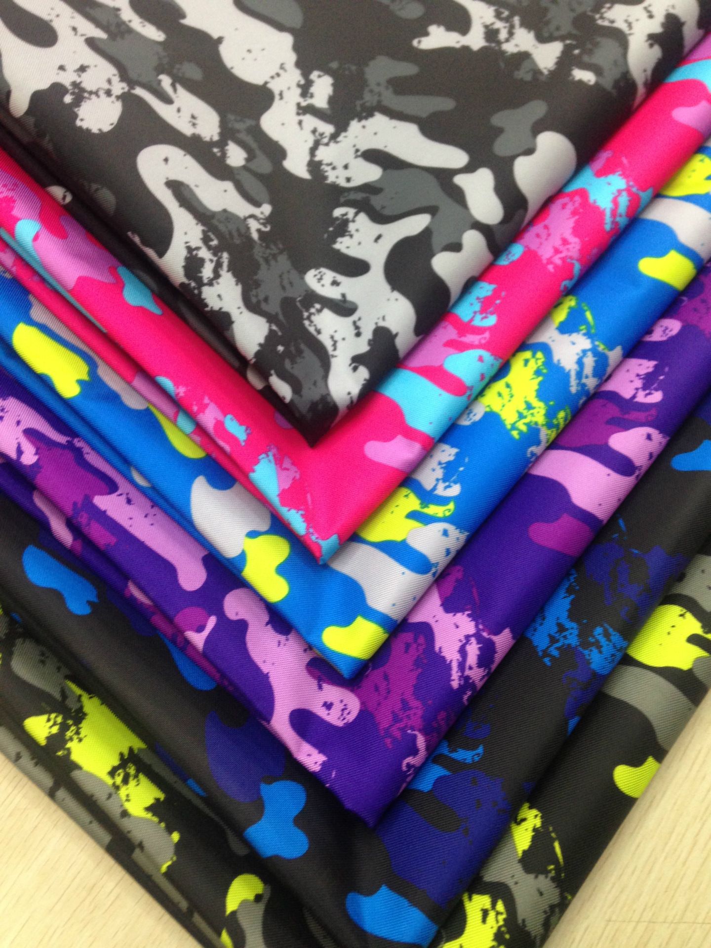 义乌华夏皮革 400D印花 牛津布印花 高弹高密度印花 400D暗黑迷彩详情2