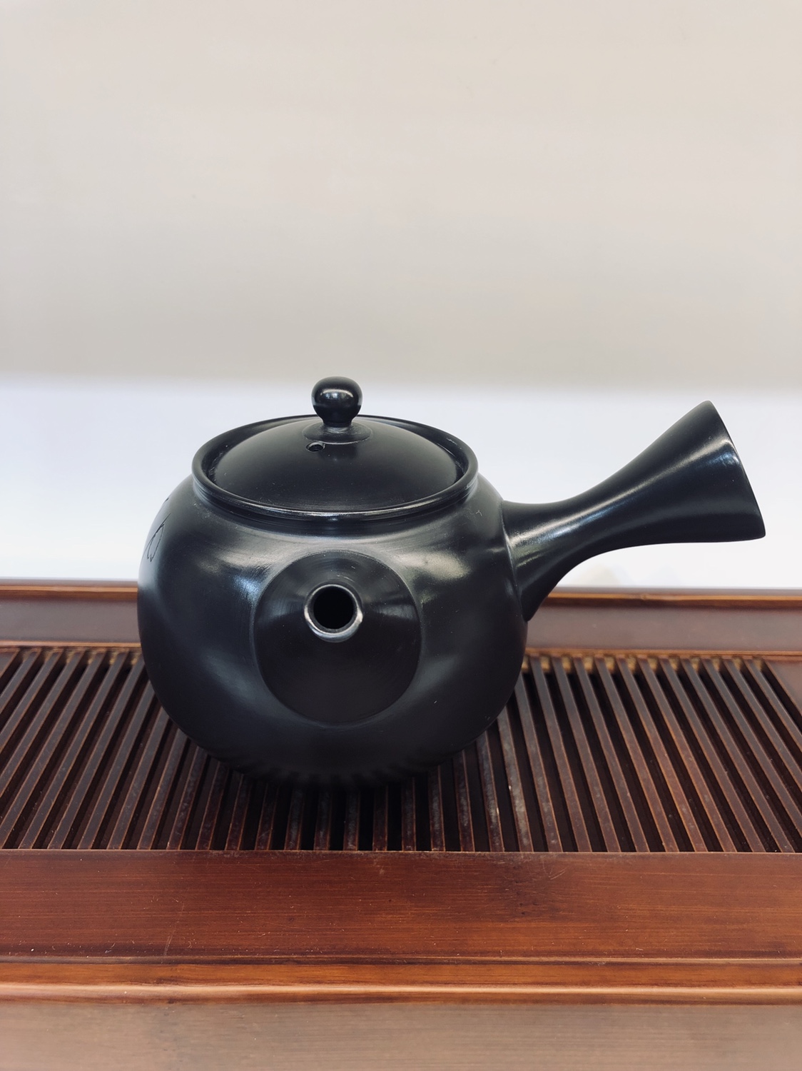 茶壶 常滑烧前辈 宗弘造 常滑烧已故名家梅原宗平作品【黑泥千羽拭雕刻樱花横手急須壶】详情图7