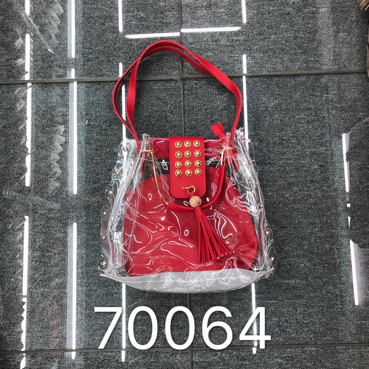 亮皮包