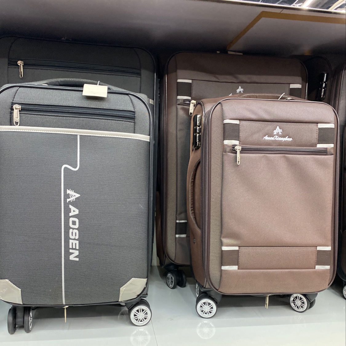 布料拉杆箱细节图