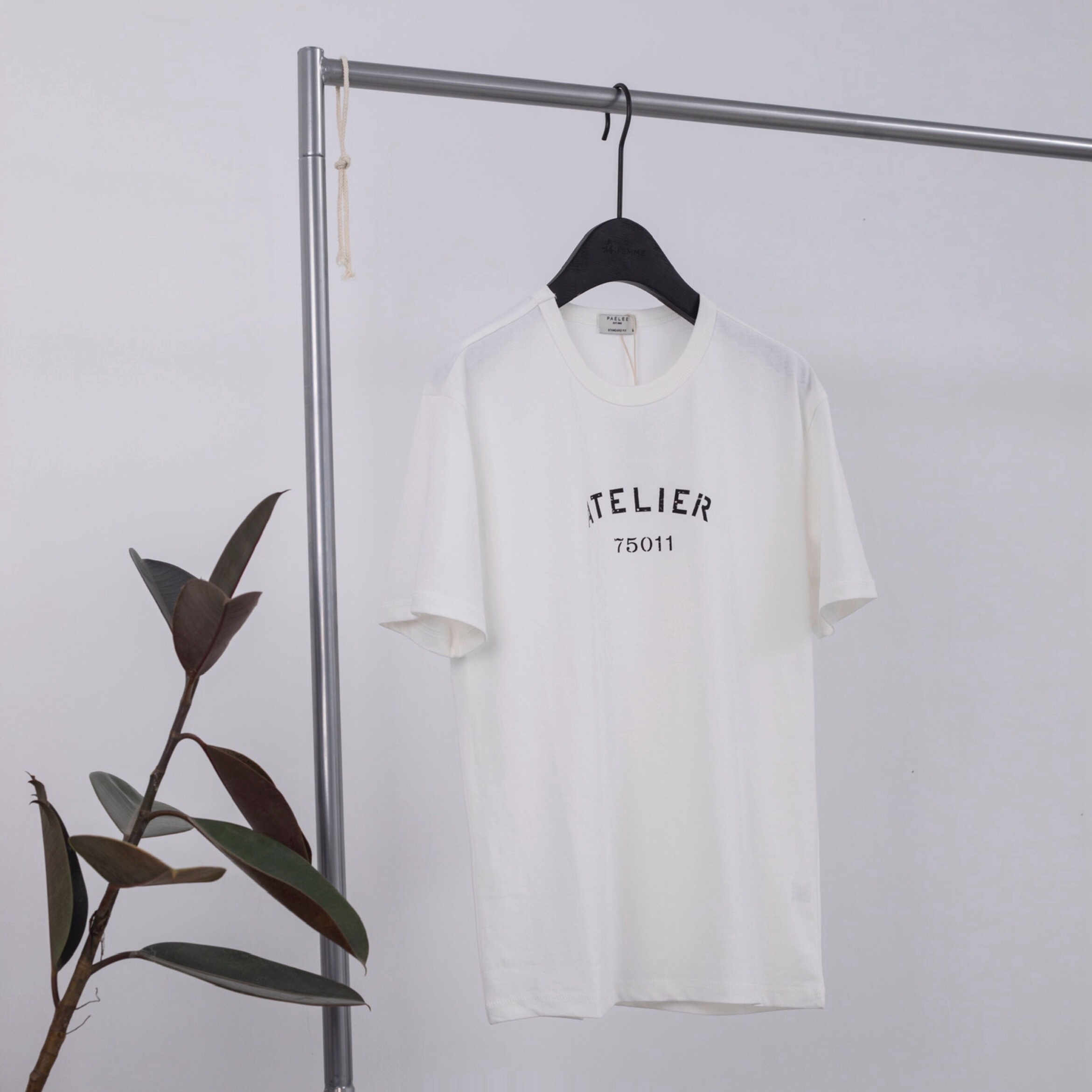 Black short-sleeved T-shirt 2 Specification image