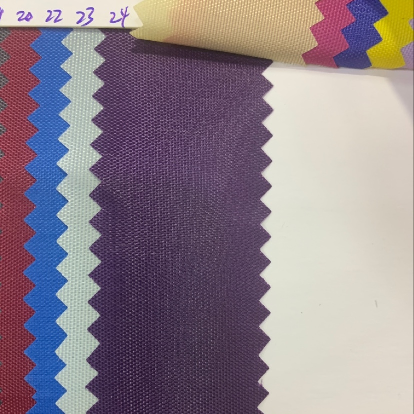 لوحة الأحذية رقم 24 في حقيبة صغيرة صغيرة في مدرسة أكسفورد الثانوية (أكسفورد) details Picture