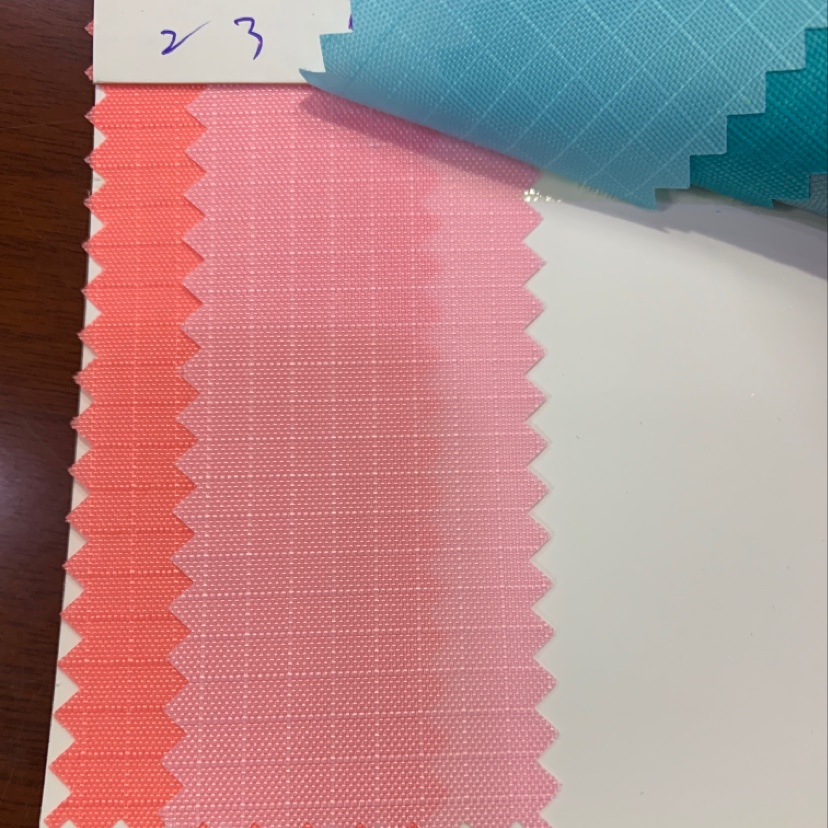 Factory direct sales of the best-selling new 210D three-section checkered fabric. Large stock of high, medium and low-end luggage, sofa, shoe materials and fabric in No. 3 color details Picture