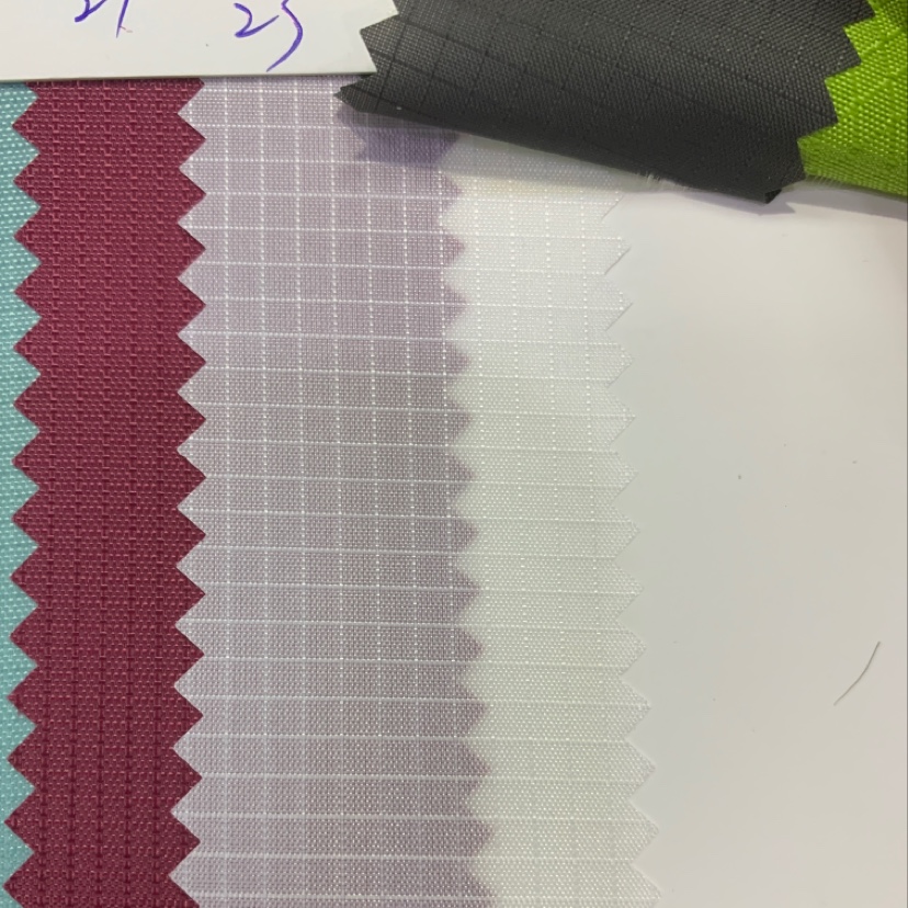 Factory direct sales of the best-selling new 210D three-section checkered fabric. Large stock of high, medium and low-end luggage, sofa, shoe materials and fabric in No. 23 color details Picture