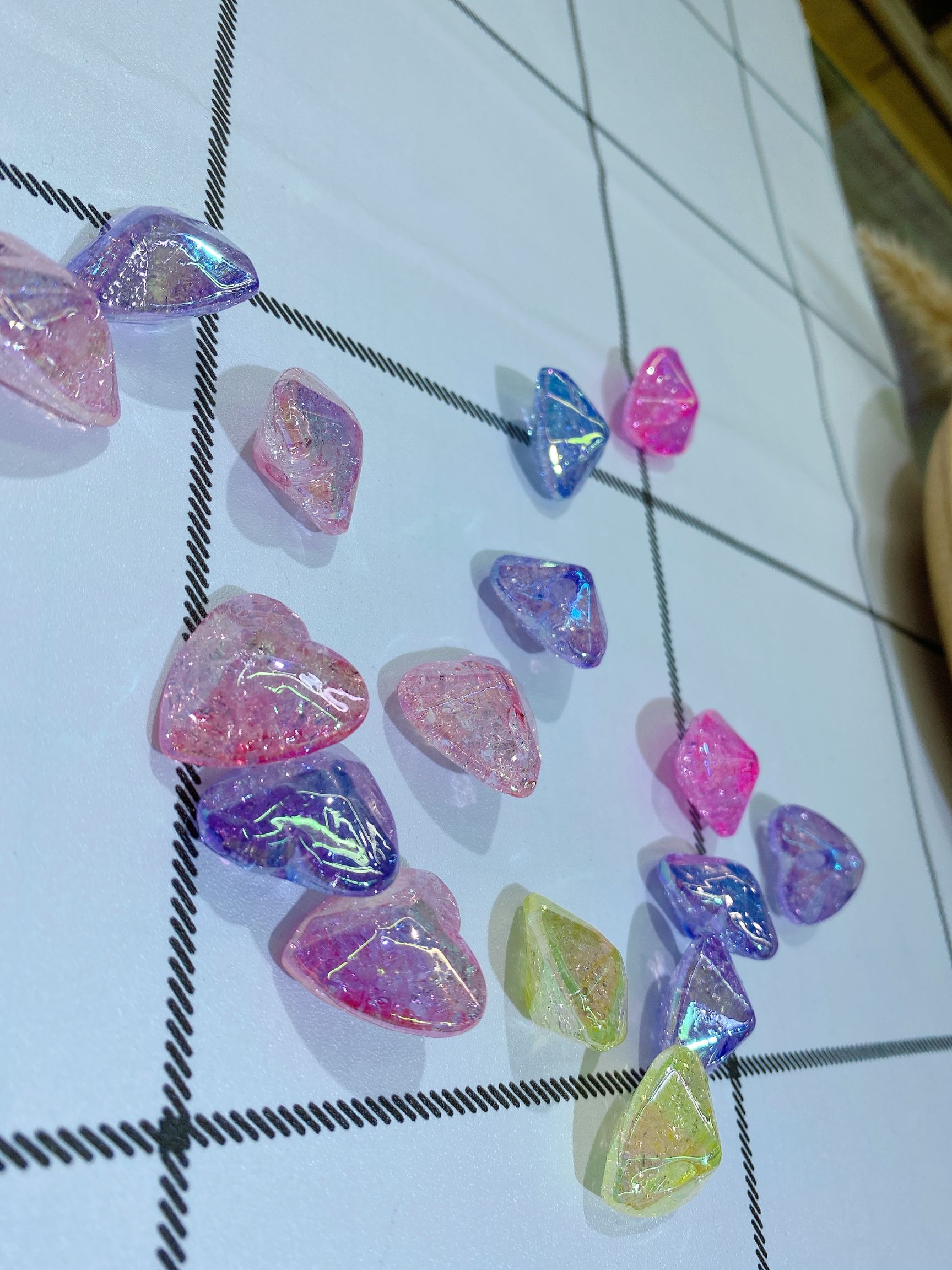 Acrylic back hole heart-shaped seven-color headband accessory details Picture