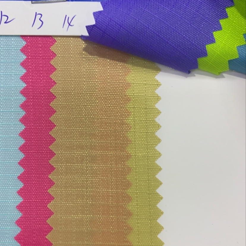 Factory direct sales of the best-selling new 210D three-section checkered fabric. Large stock of high, medium and low-end luggage, sofa, shoe materials and fabric in 14 # color details Picture