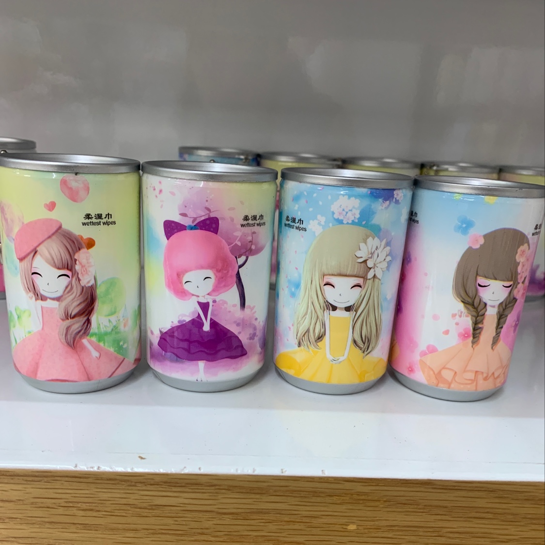 Mini portable cola can, convenient and quick, essential for going out JB16-30001 Pretty girl wet wipes Specification image