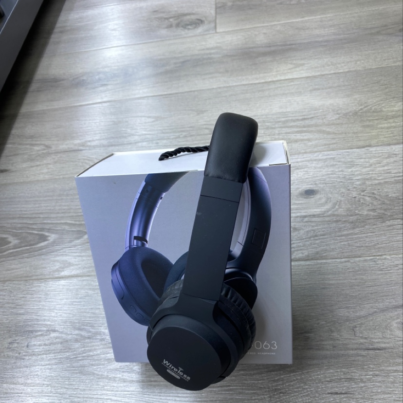 063 Headphones details Picture