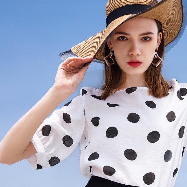 Jimmy Seio's 2020 summer Polka dot fashion one-shoulder top