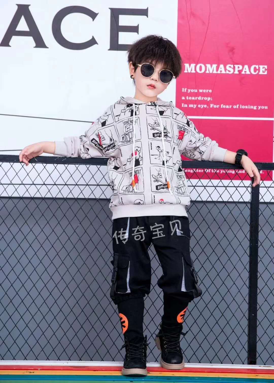 白色连帽卫衣秋款