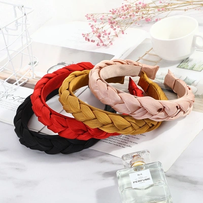 The New Air Wrinkle Fashion Creative Twist Braid Hair Band Korea Solid Color All-In-One Fabric Headband Headdress