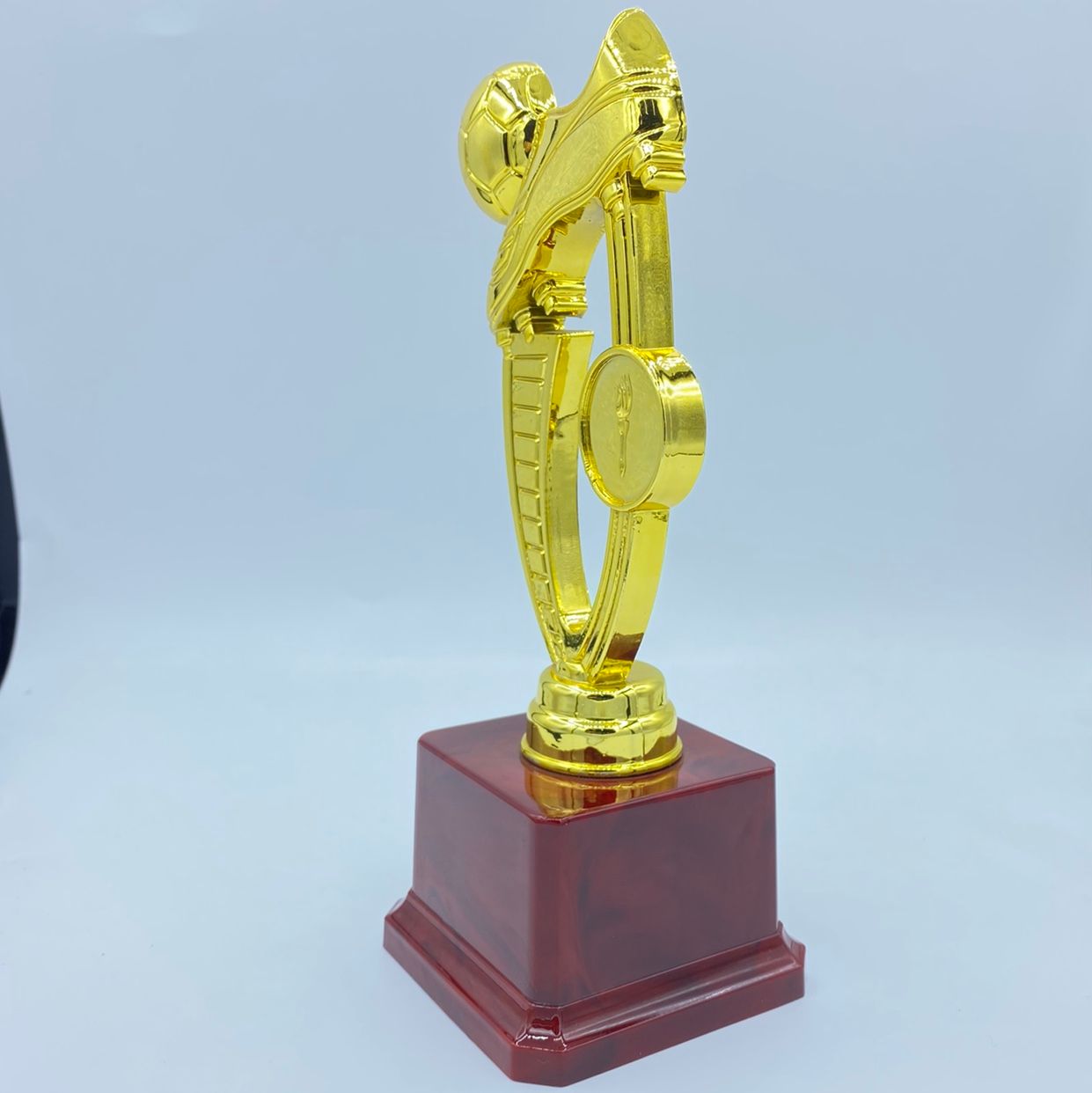New popular competition prizes and rewards from Yiwu, plastic football trophies with customizable logos pic 2