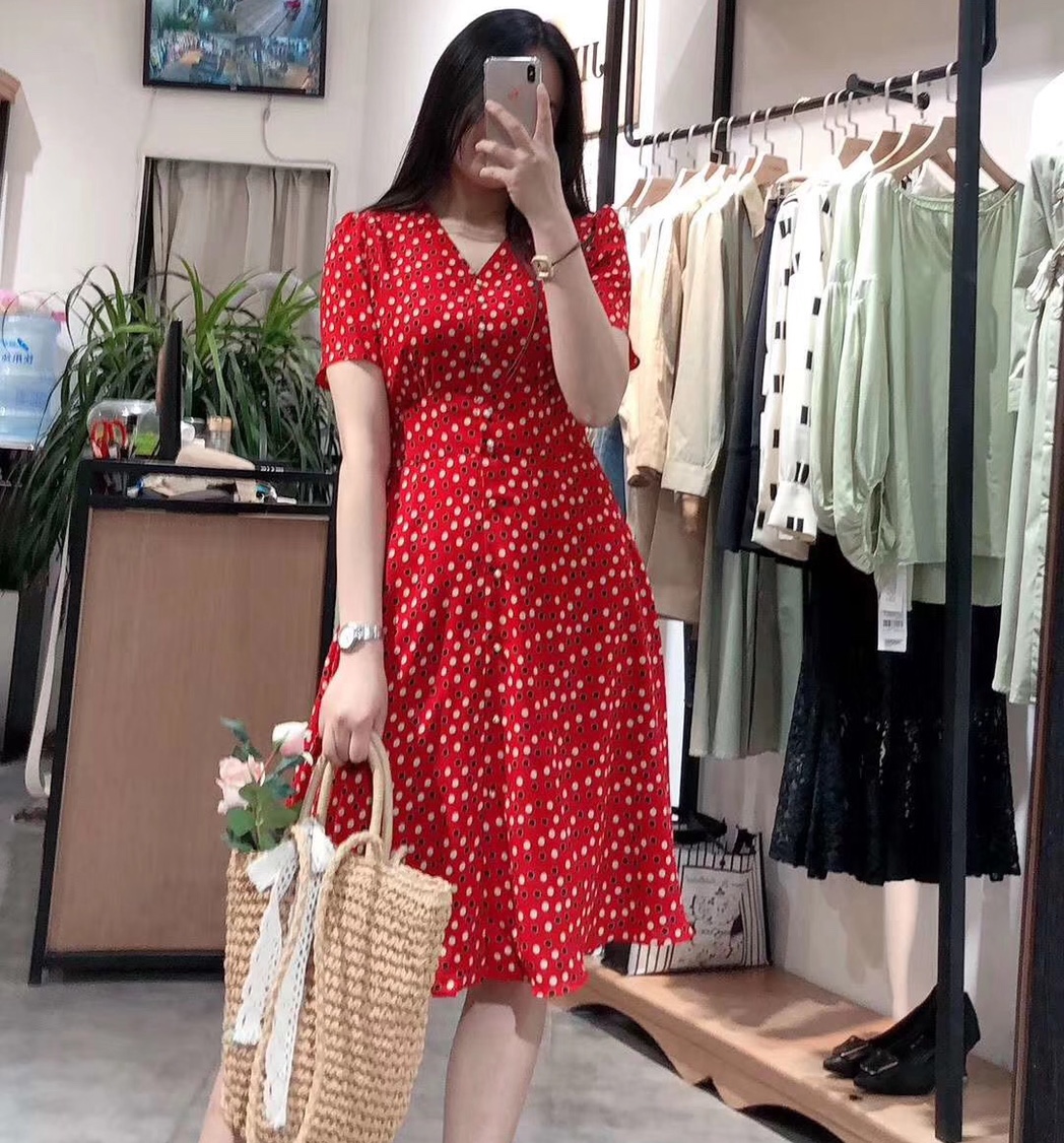 Jimmy Seo's 2020 summer polka dot stylish and slimming red dress