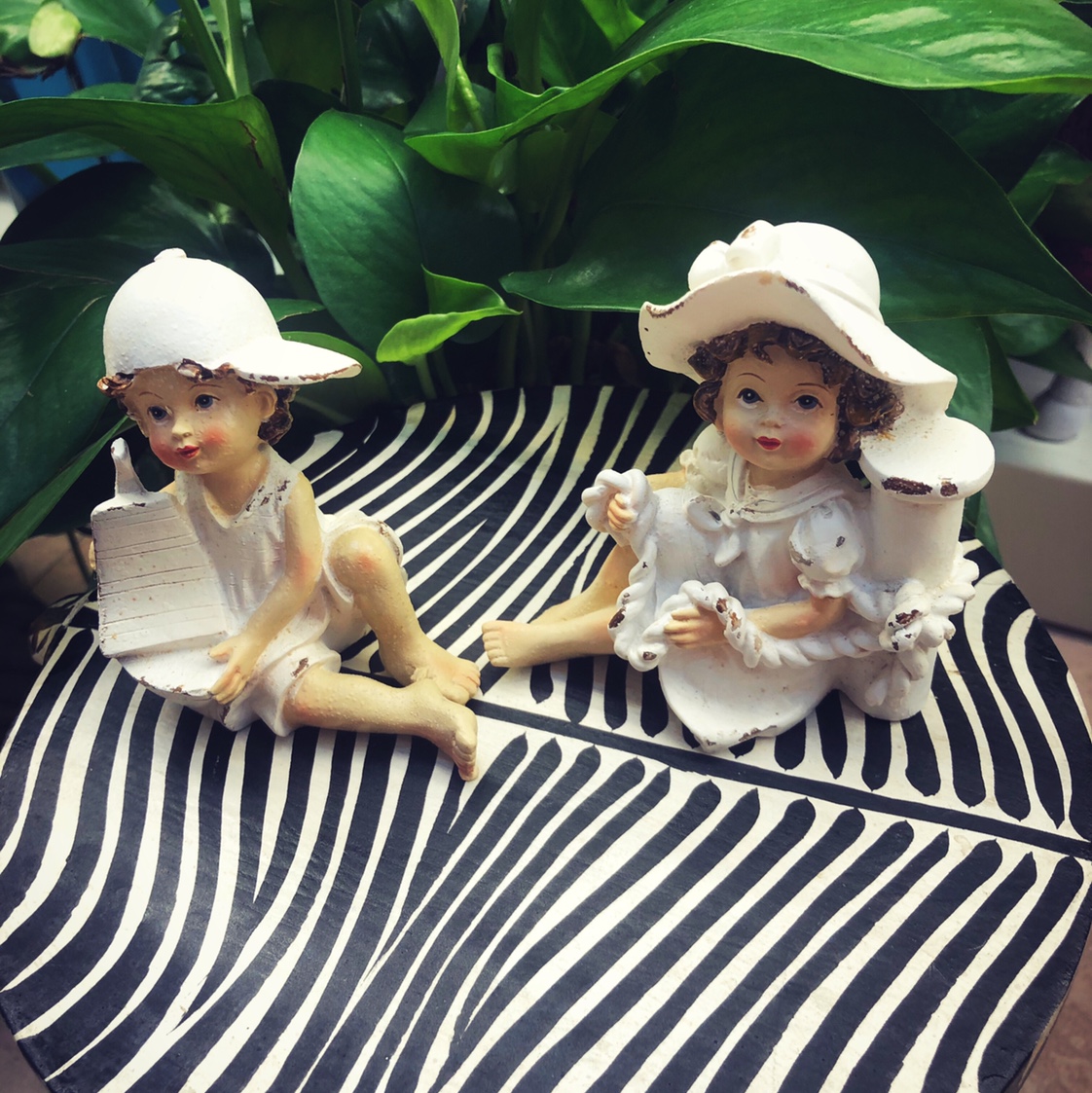 White boy and girl thumbnail