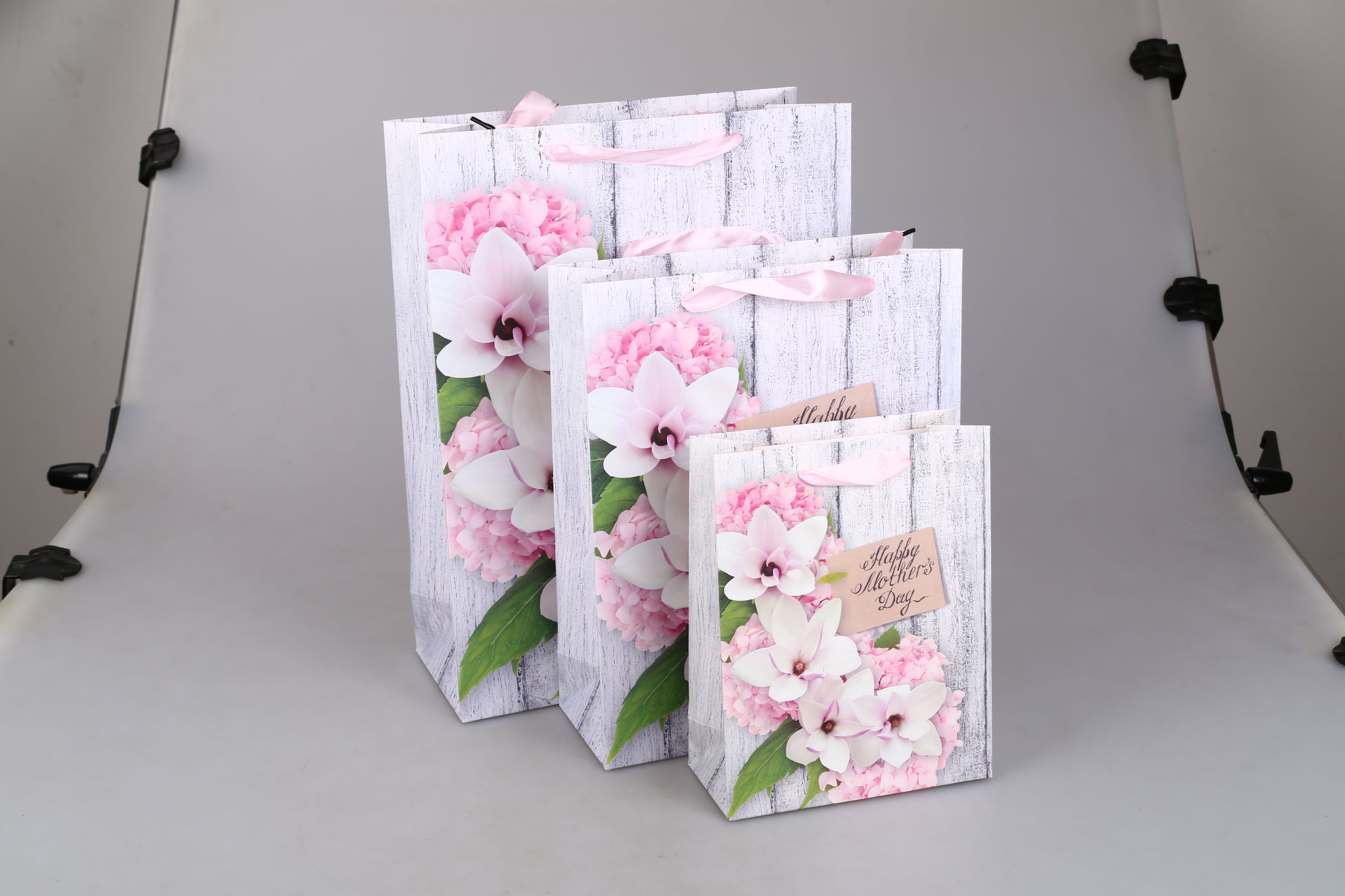 Factory direct sales and customized LOGO packaging bags for Valentine's Day series gift bags detail image 2