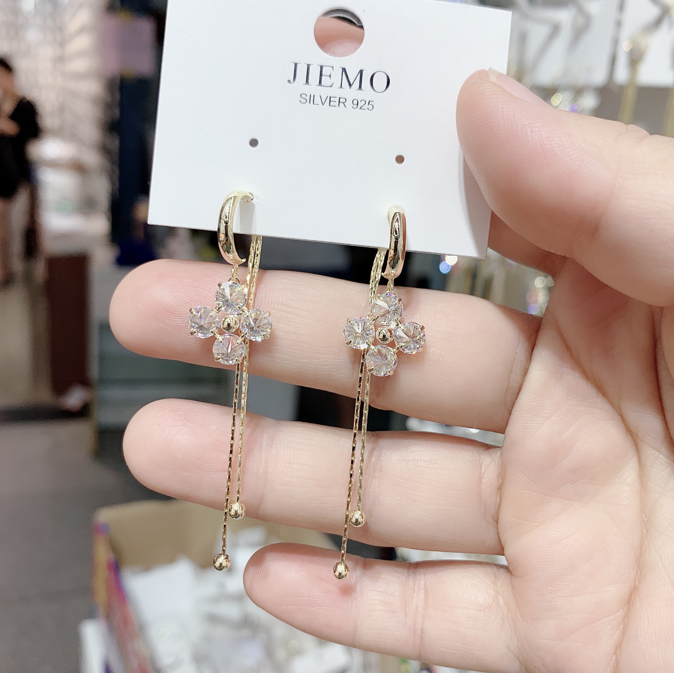 Two four-leaf clover tassel earrings Specification image