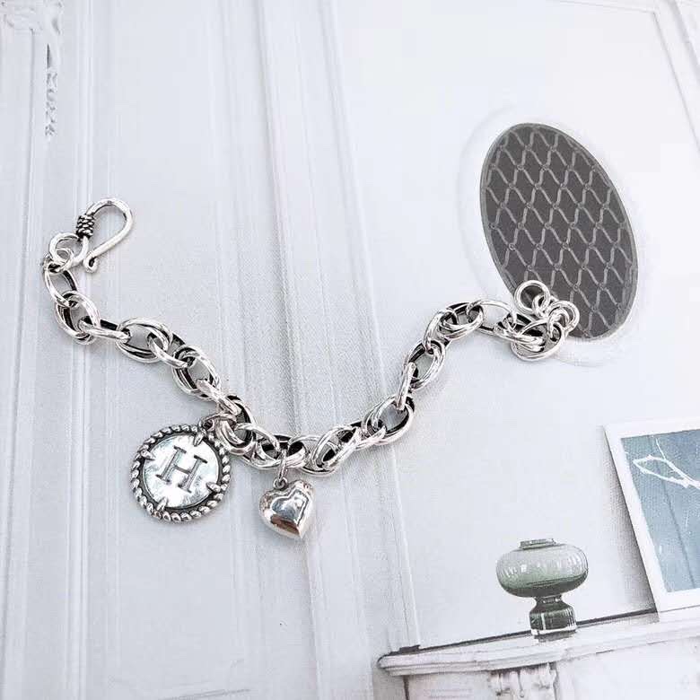 Pure silver.H bracelet