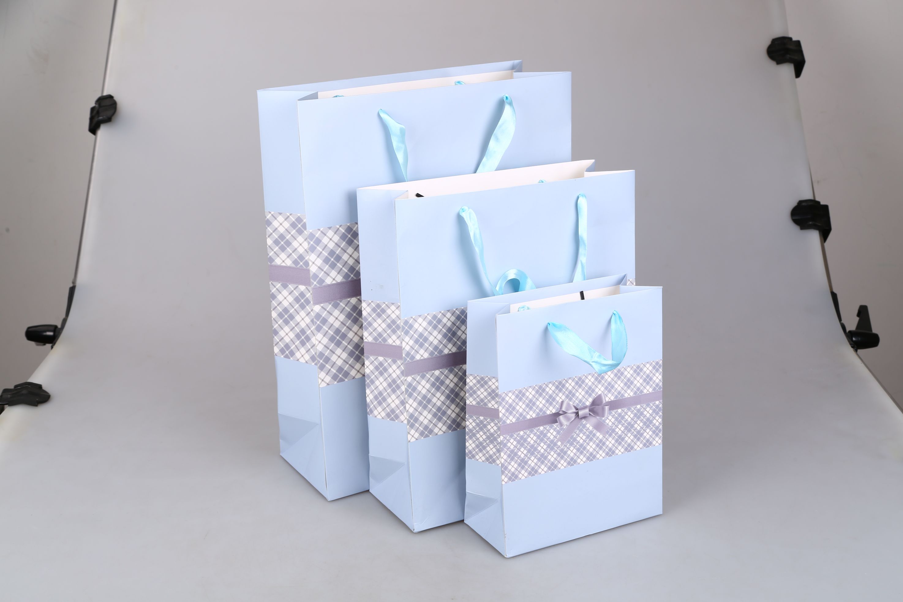 Factory direct white card paper kraft paper custom clothing gift shopping handbag spot white card paper custom LOGO thumbnail