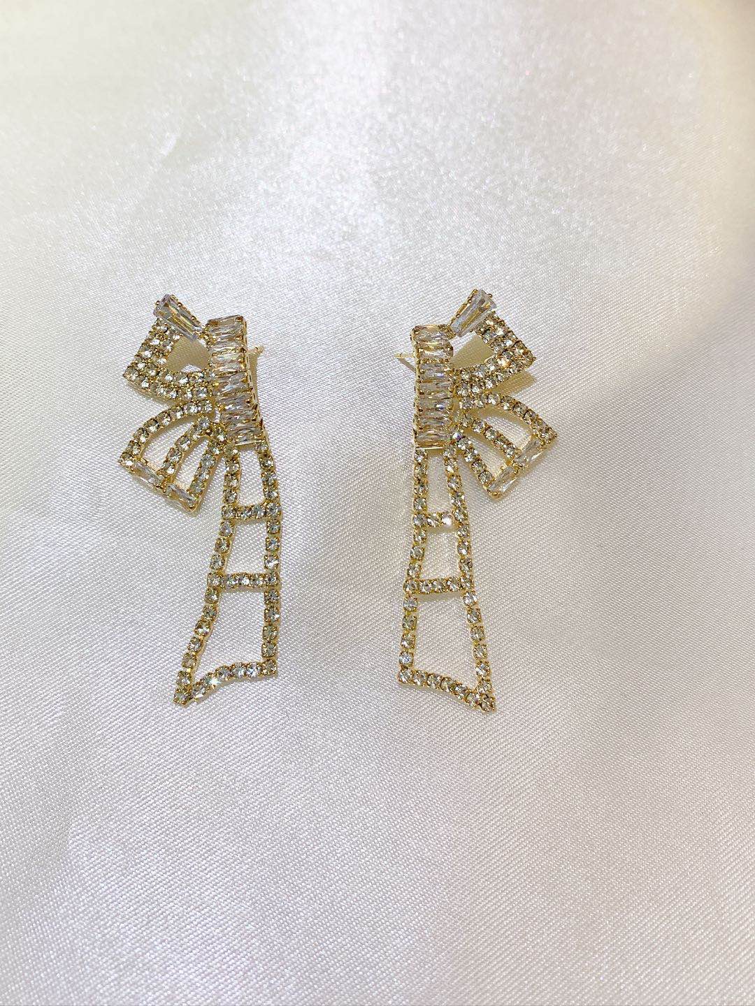 The same style of earrings and accessories as those used in live-streaming by Internet celebrities Specification image