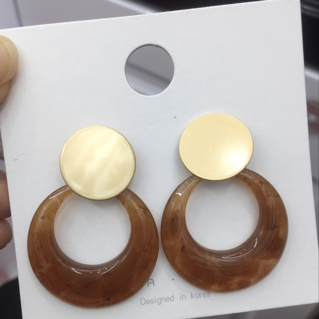 Matte gold resin two-tone vacation style