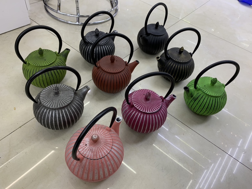Factory Direct Wholesale Iron Pot Hotel Supplies Store Supplies Iron Pot Crafts Teapot Gift Set Old Iron Pot Enamel Tea Set