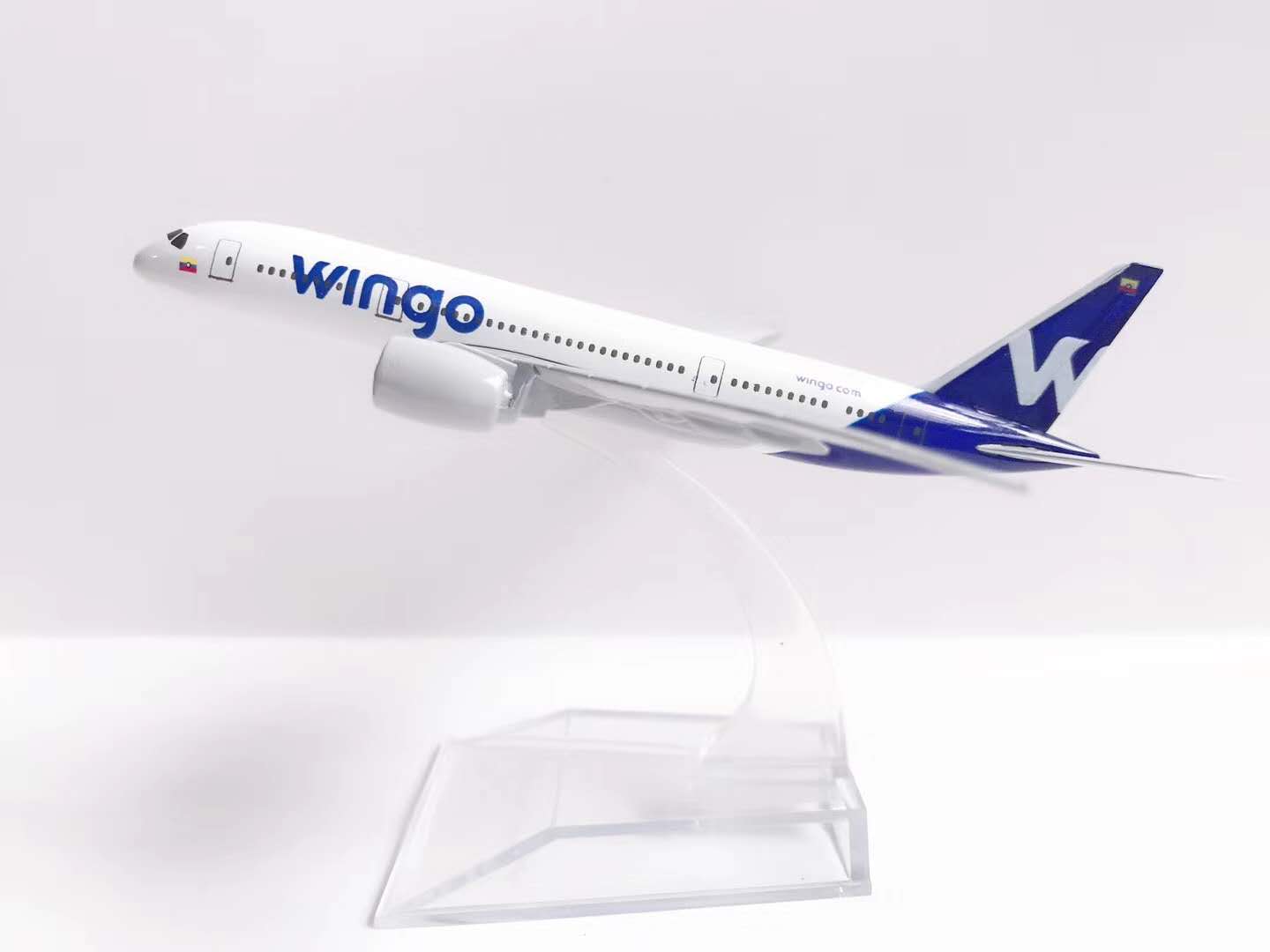 Aircraft Model (14CM Columbia Wingo B787) Metal aircraft alloy aircraft model
