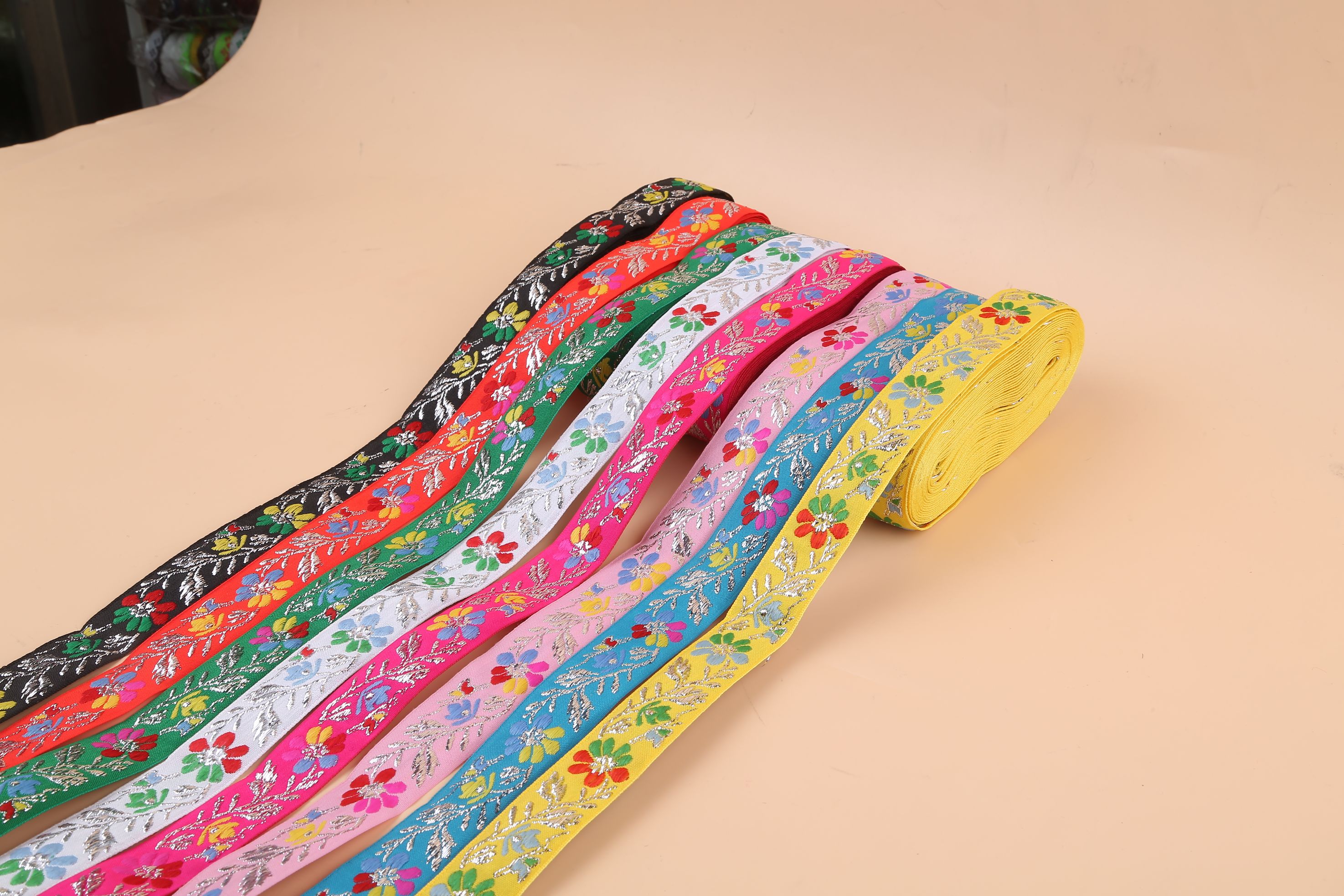厂家直销 订做 2.5公分民族古装刺绣花边、电脑提花织带服装辅料