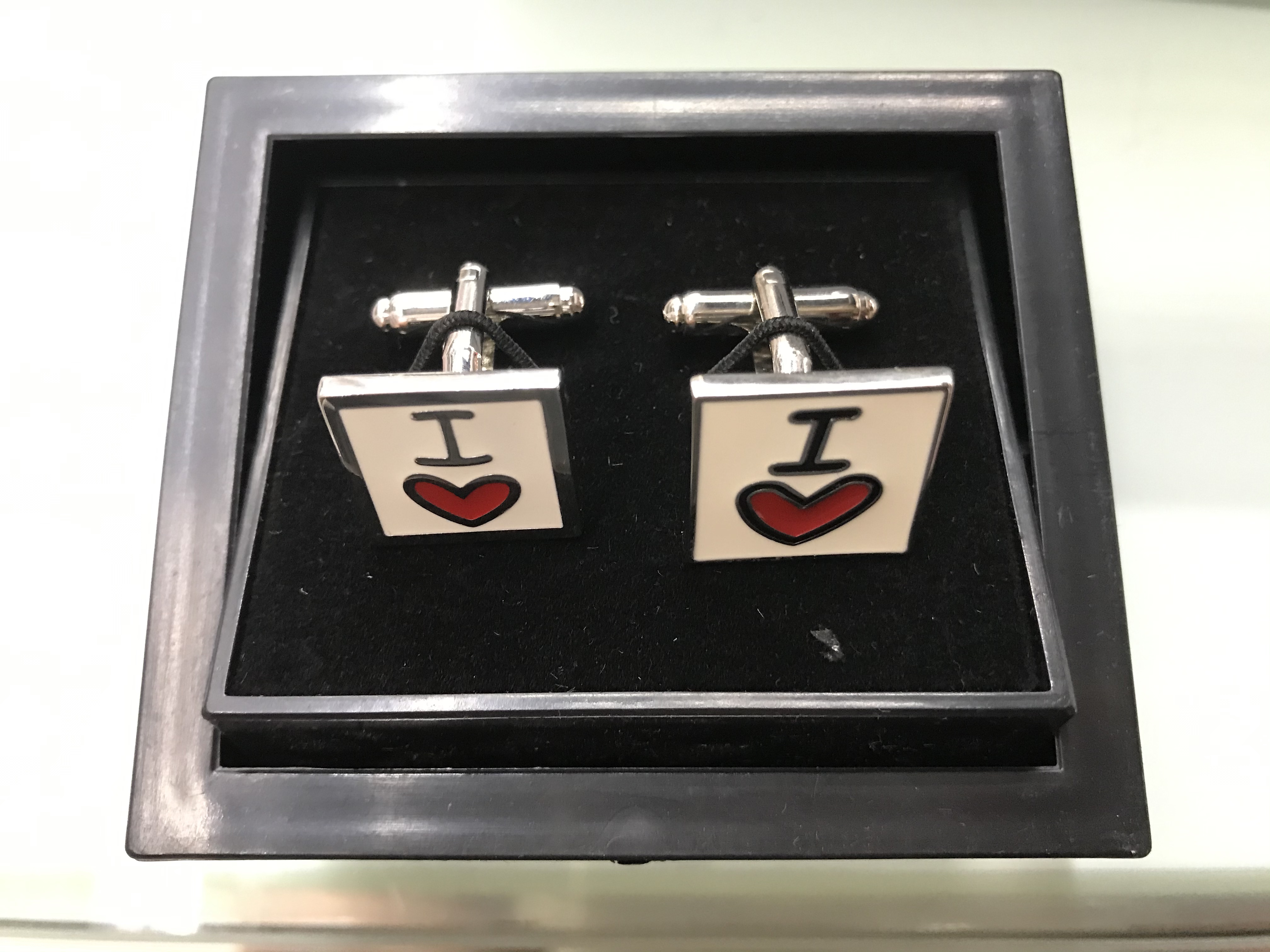 Heart 💗 cufflinks details Picture