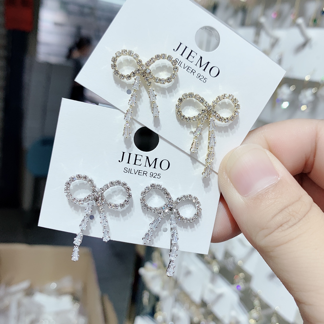 Bow stud earrings