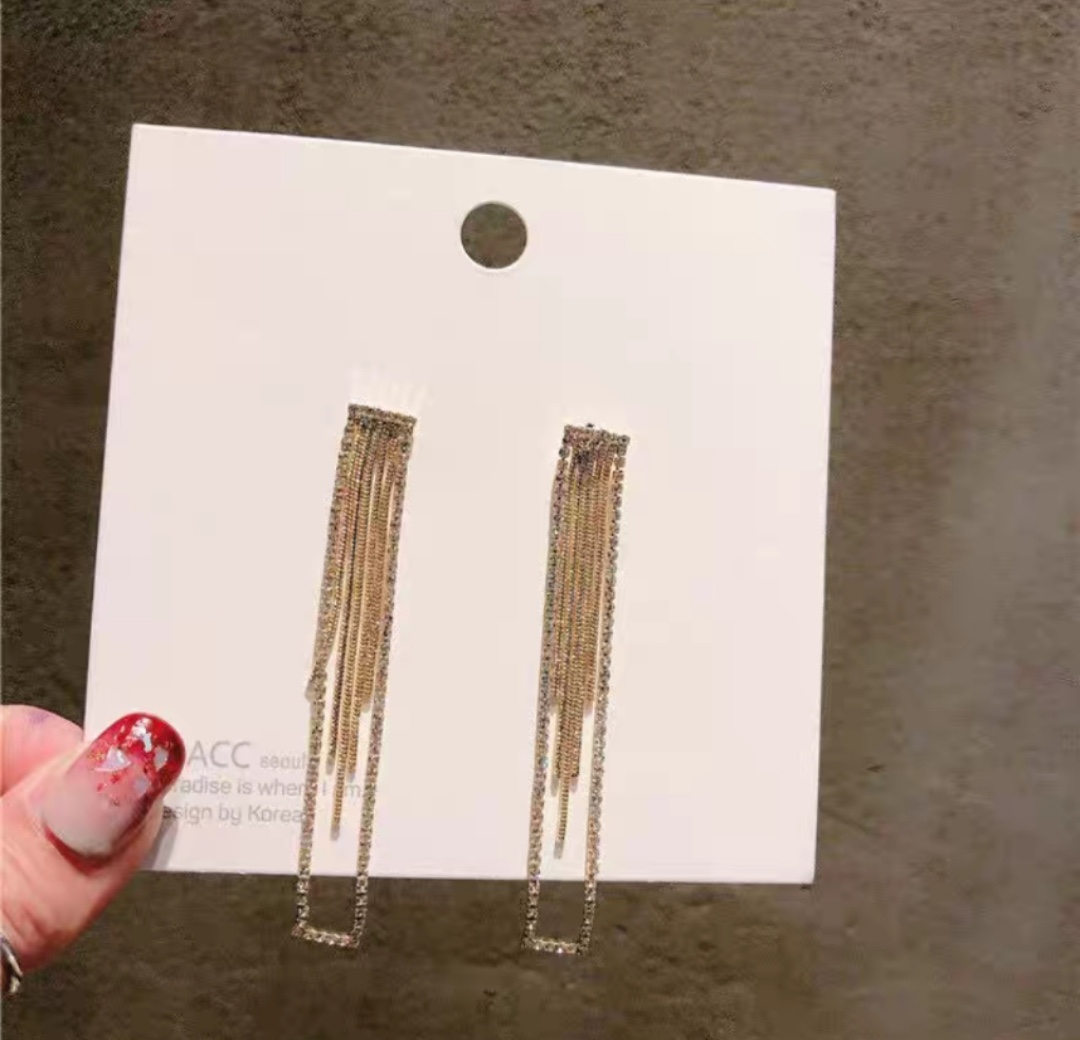 Trendy earrings, earrings and accessories of the same style as those live-streamed by Internet celebrities details Picture