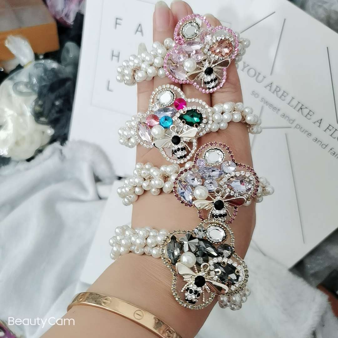 Butterfly Flower jewelry, pearl leather band, four-leaf clover alloy, bee diamond