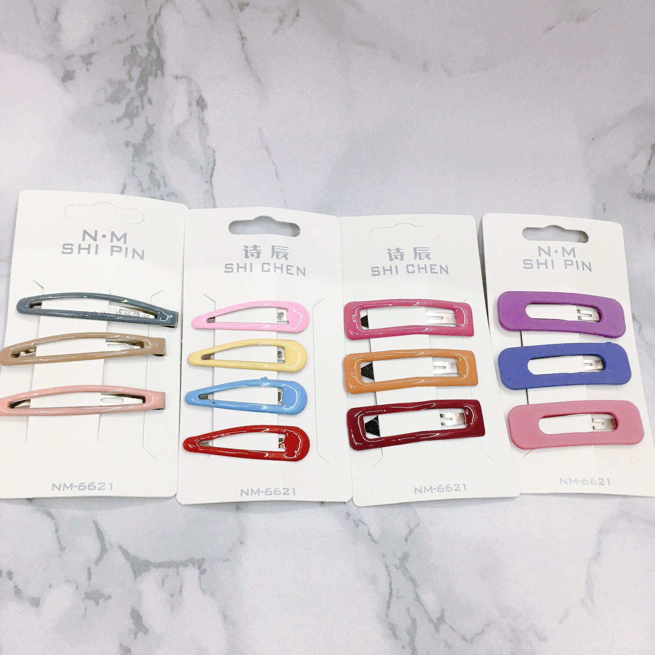 A new Korean colorful large square hairpin, a popular hair clip, and a versatile candy-colored glazed BB clip that appeals to girls undefined