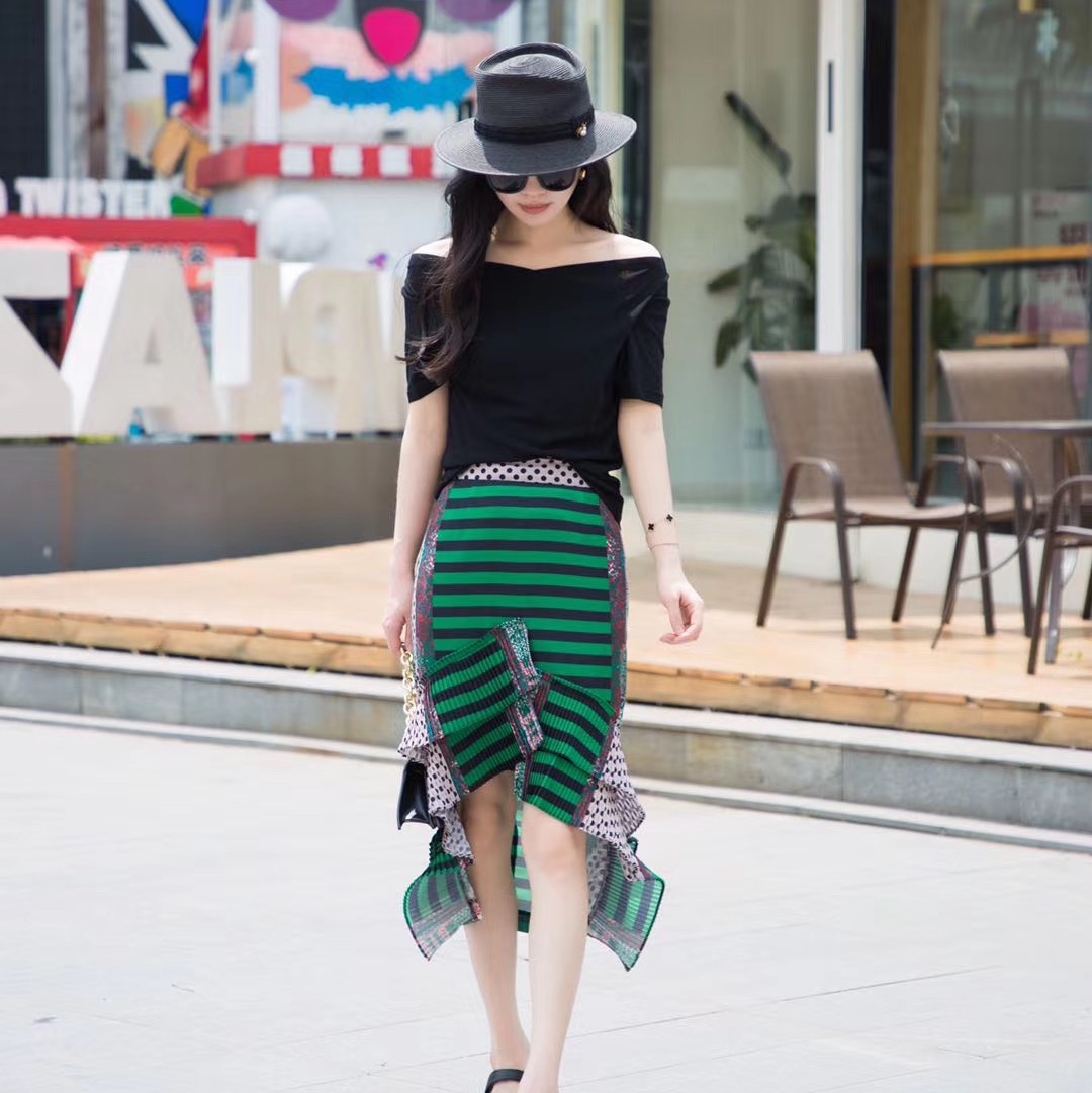 Silk half skirt, gauze blouse